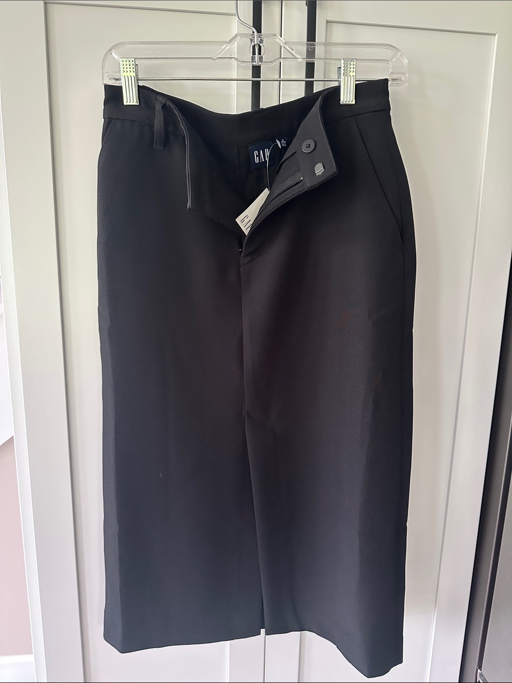 GAP Woman’s Black Tea Length Skirt with front slit!